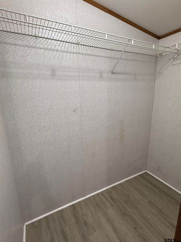 115 Knotty Pine Drive, Chandler, TX 75758