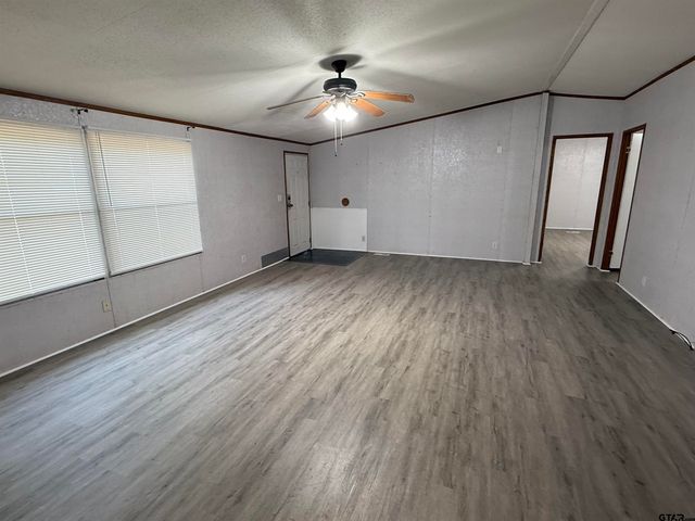 115 Knotty Pine Drive, Chandler, TX 75758