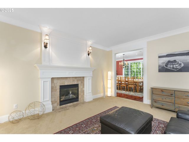 17677 WESTVIEW Dr, Lake Oswego, OR 97034