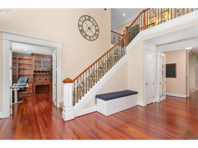 17677 WESTVIEW Dr, Lake Oswego, OR 97034