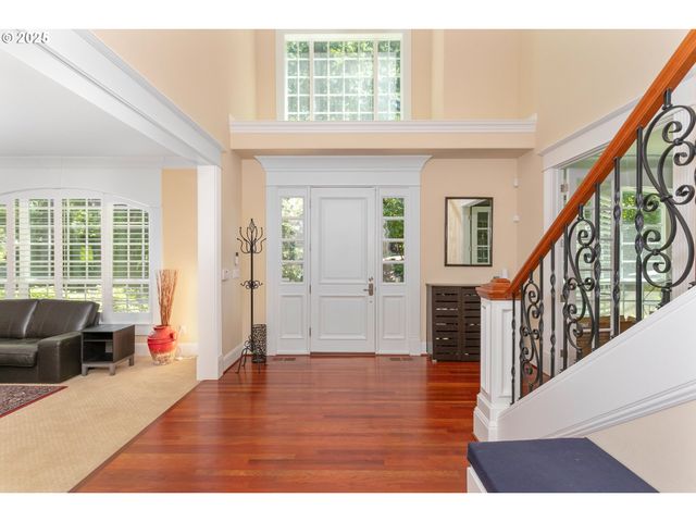 17677 WESTVIEW Dr, Lake Oswego, OR 97034