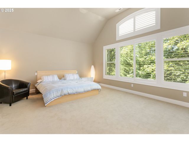 17677 WESTVIEW Dr, Lake Oswego, OR 97034