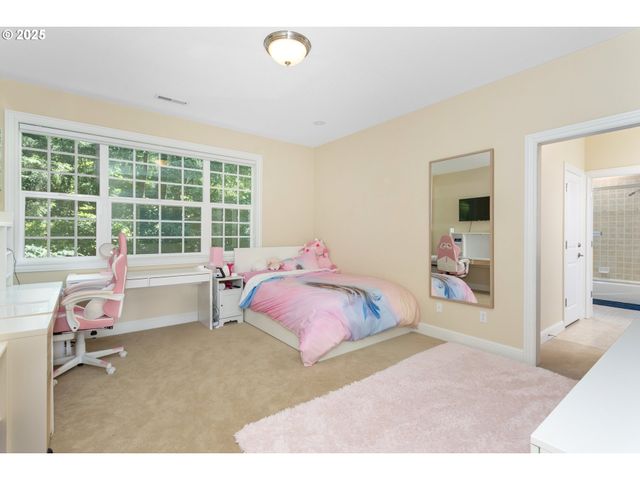 17677 WESTVIEW Dr, Lake Oswego, OR 97034