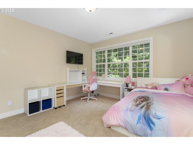 17677 WESTVIEW Dr, Lake Oswego, OR 97034