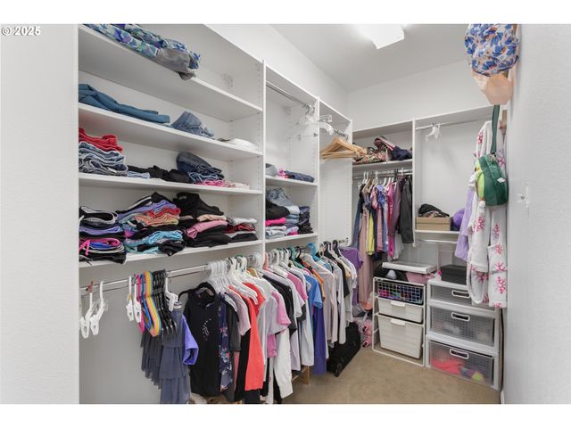 17677 WESTVIEW Dr, Lake Oswego, OR 97034