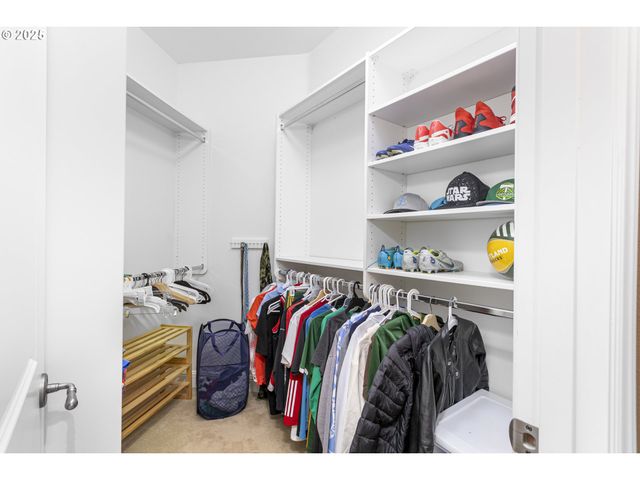 17677 WESTVIEW Dr, Lake Oswego, OR 97034