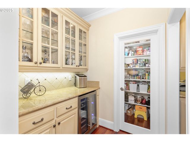 17677 WESTVIEW Dr, Lake Oswego, OR 97034