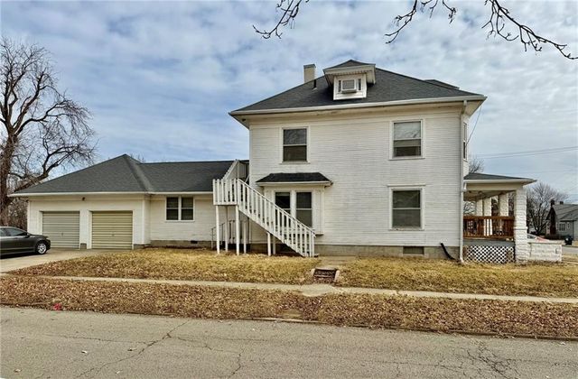 221 W 7th Street, Maryville, MO 64468