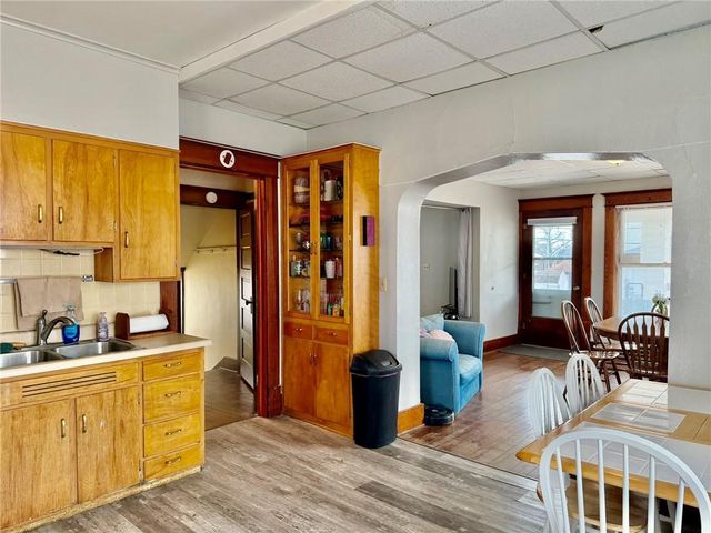 221 W 7th Street, Maryville, MO 64468