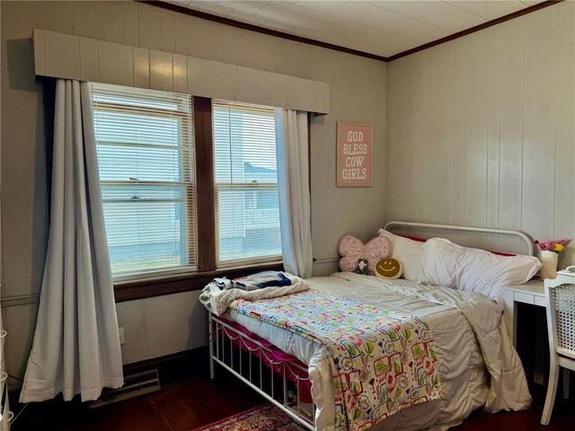 221 W 7th Street, Maryville, MO 64468