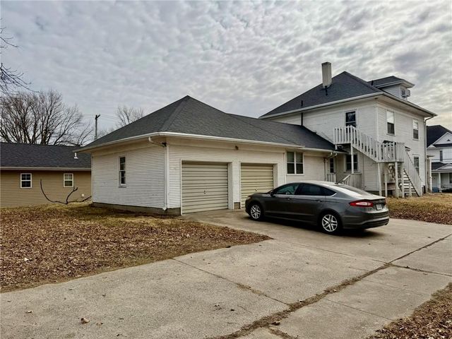 221 W 7th Street, Maryville, MO 64468