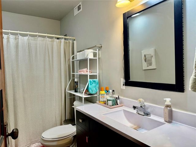 221 W 7th Street, Maryville, MO 64468