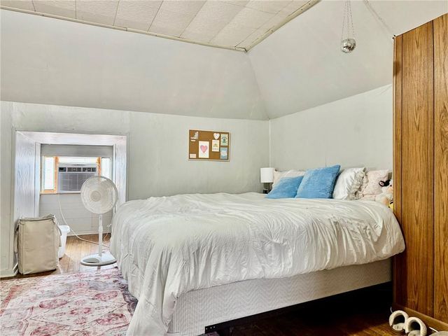 221 W 7th Street, Maryville, MO 64468