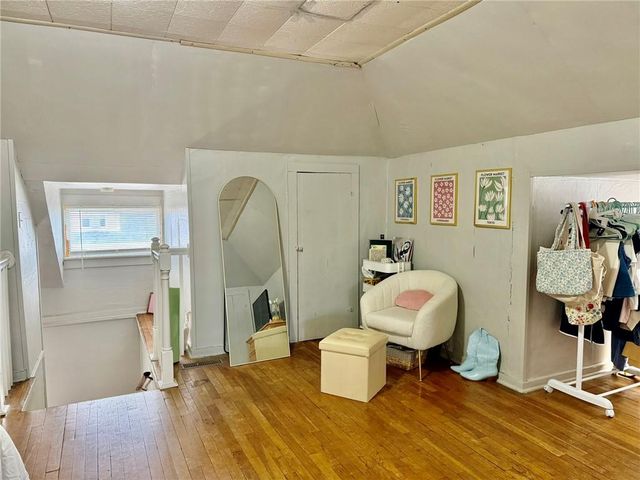 221 W 7th Street, Maryville, MO 64468