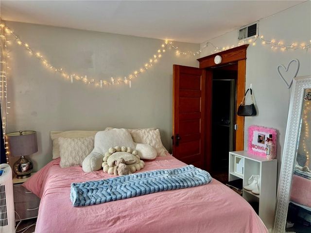 221 W 7th Street, Maryville, MO 64468