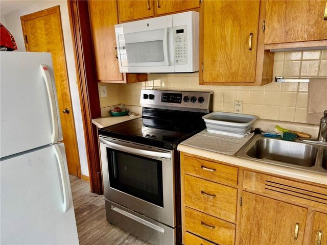 221 W 7th Street, Maryville, MO 64468