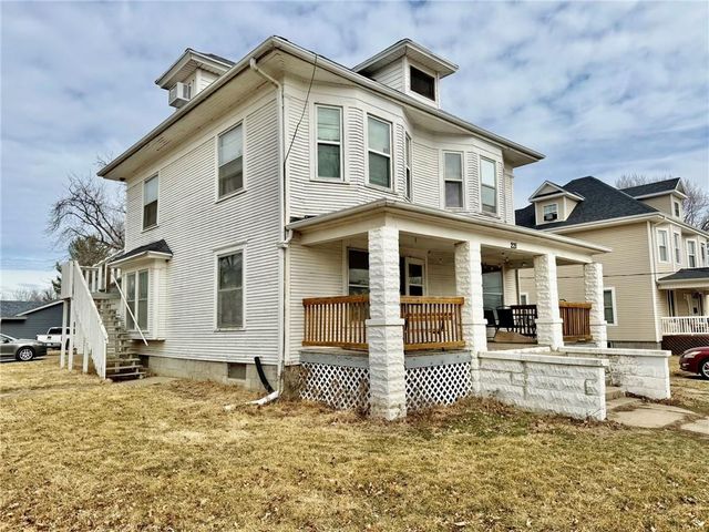 221 W 7th Street, Maryville, MO 64468