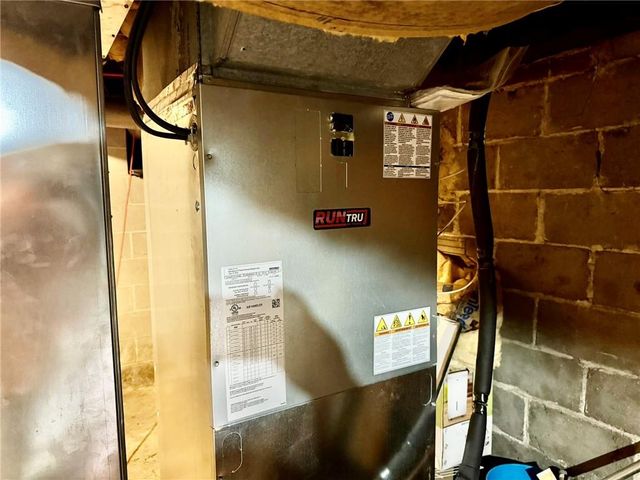 221 W 7th Street, Maryville, MO 64468