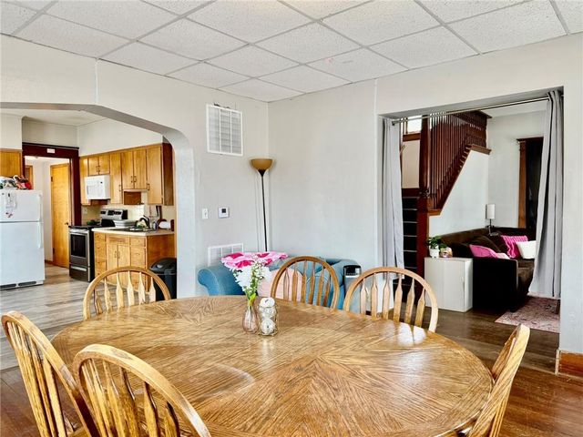 221 W 7th Street, Maryville, MO 64468