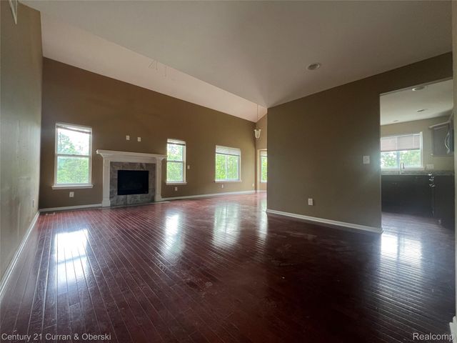 3493 Silver Stone Drive 5, Milford Charter Township, MI 48380