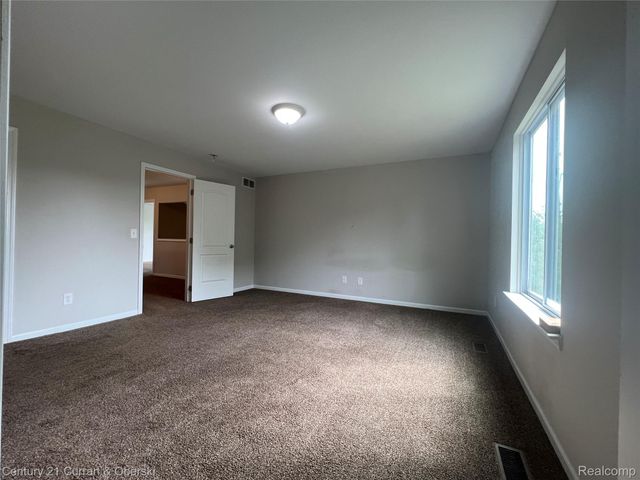 3493 Silver Stone Drive 5, Milford Charter Township, MI 48380