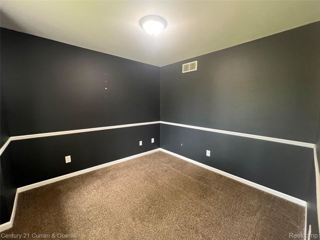 3493 Silver Stone Drive 5, Milford Charter Township, MI 48380