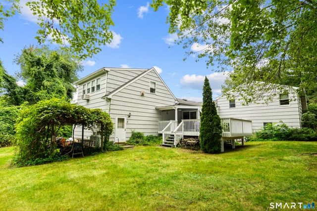 1 Sachem Drive, North Haven, CT 06473