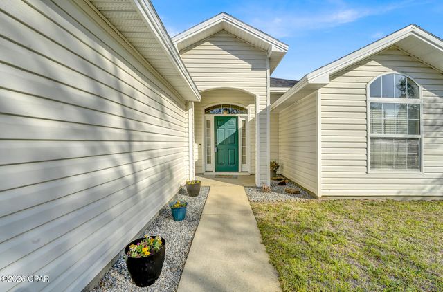 9121 Indian Bluff Road, Youngstown, FL 32466