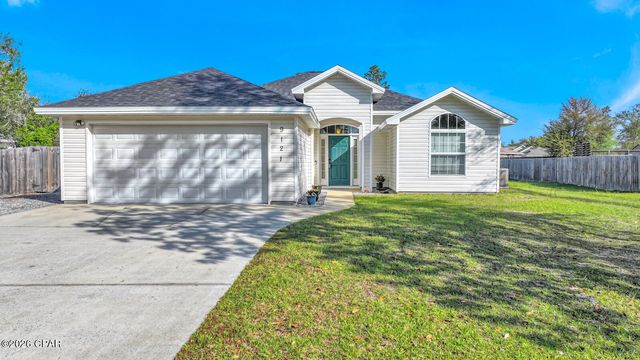 9121 Indian Bluff Road, Youngstown, FL 32466