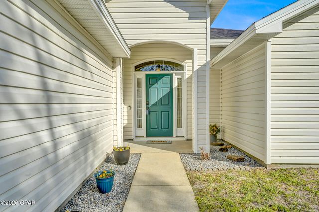 9121 Indian Bluff Road, Youngstown, FL 32466