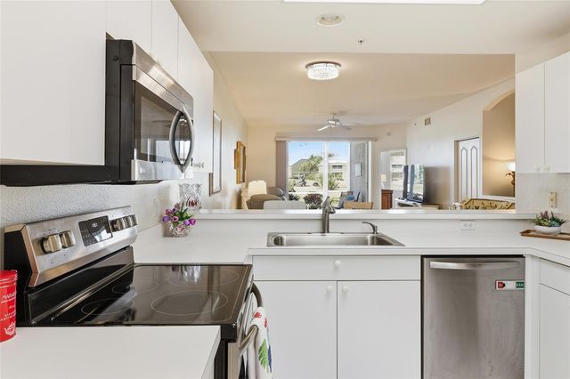 5230 HYLAND HILLS AVENUE 1315, Sarasota, FL 34241