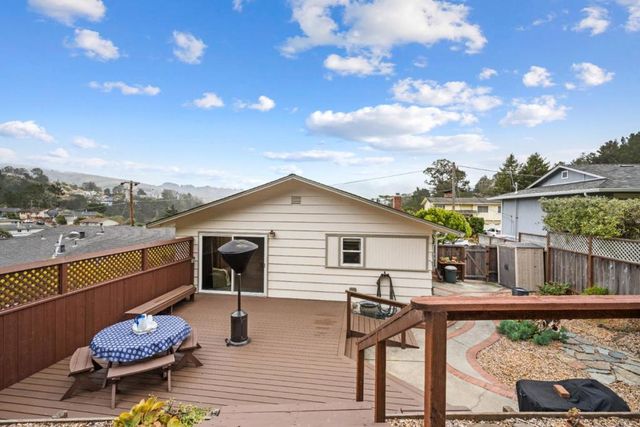 1012 Banyan Way, Pacifica, CA 94044