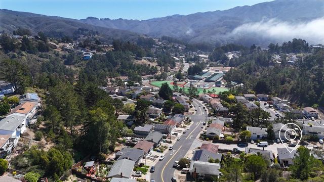 1012 Banyan Way, Pacifica, CA 94044