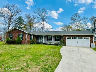 102 Oakwood Drive, Clinton, TN 37716