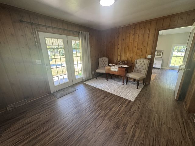 1156 Chestnut Dr, Burns, TN 37029