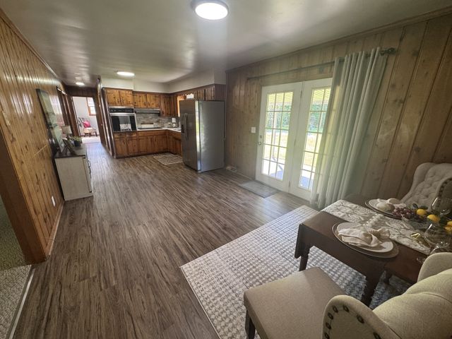 1156 Chestnut Dr, Burns, TN 37029