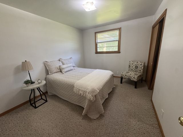 1156 Chestnut Dr, Burns, TN 37029