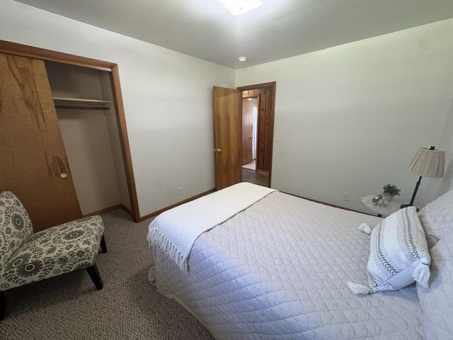 1156 Chestnut Dr, Burns, TN 37029