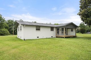 1156 Chestnut Dr, Burns, TN 37029