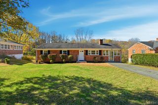 4720 Oak Dale Dr, Lynchburg, VA 24502