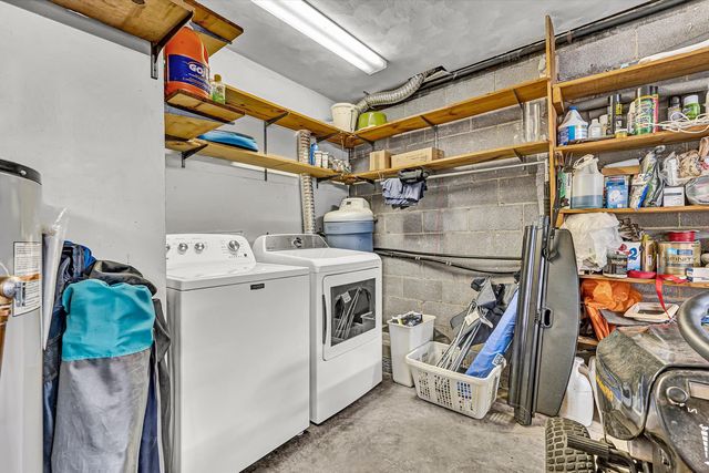 44 Shady LN, Troutville, VA 24175