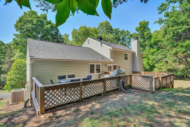 44 Shady LN, Troutville, VA 24175