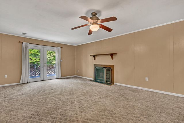 44 Shady LN, Troutville, VA 24175