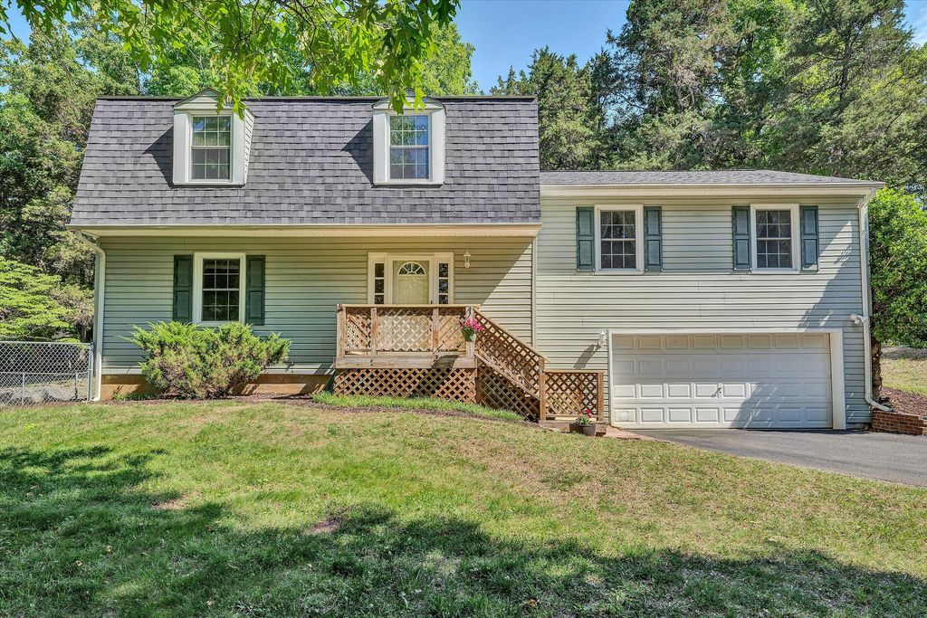 44 Shady LN, Troutville, VA 24175