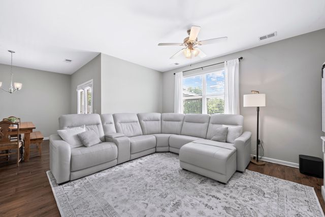 676 Prominence Rd, Columbia, TN 38401