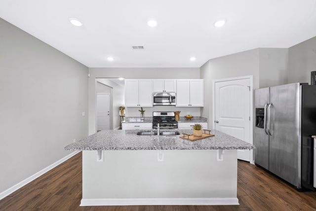 676 Prominence Rd, Columbia, TN 38401