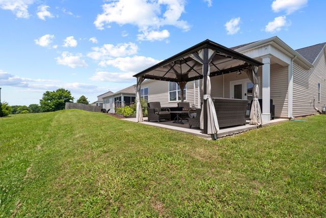676 Prominence Rd, Columbia, TN 38401