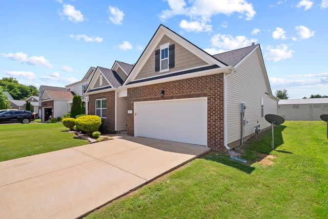 676 Prominence Rd, Columbia, TN 38401