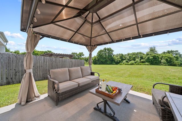 676 Prominence Rd, Columbia, TN 38401