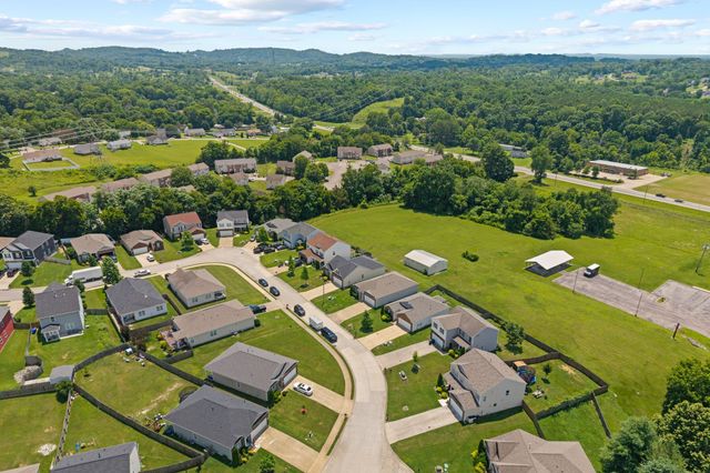 676 Prominence Rd, Columbia, TN 38401